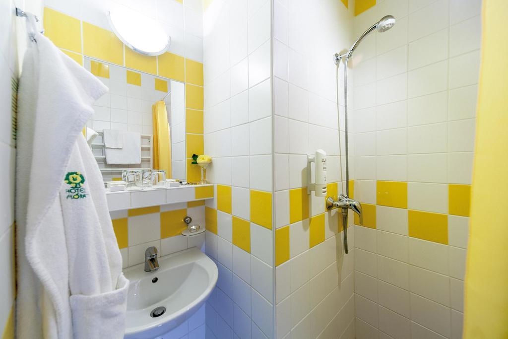 Hotel Flora Trenčianske Teplice Buitenkant foto