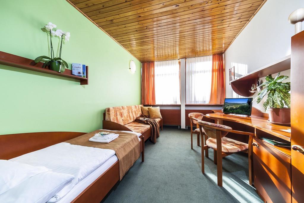 Hotel Flora Trenčianske Teplice Buitenkant foto