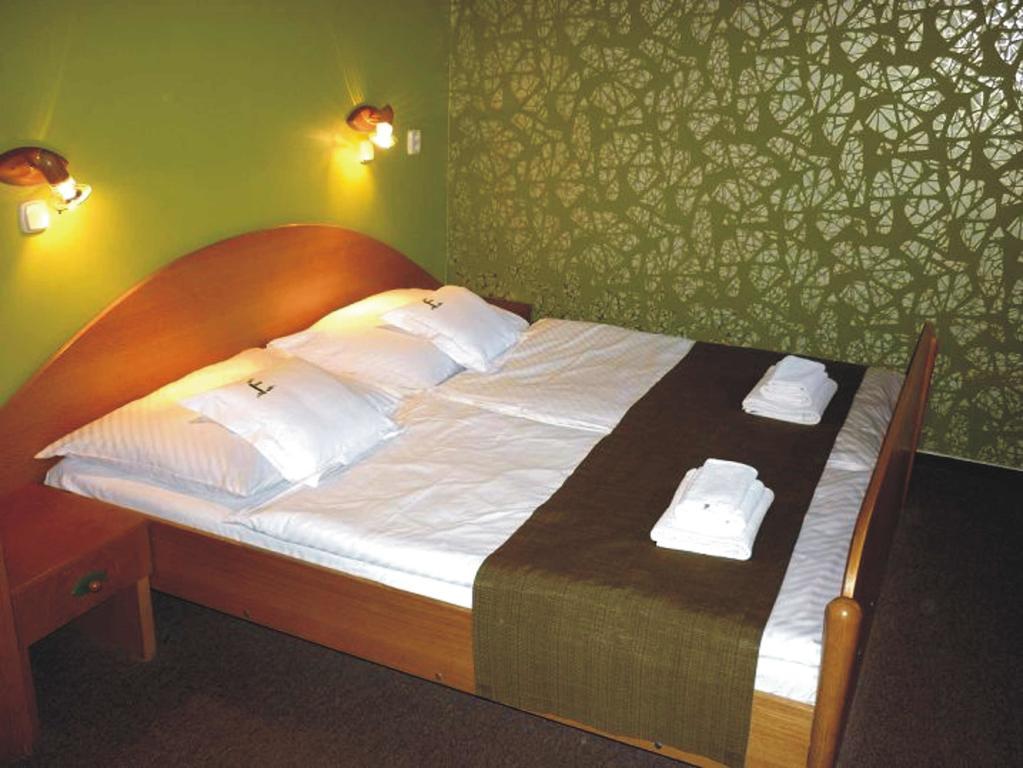 Hotel Flora Trenčianske Teplice Buitenkant foto